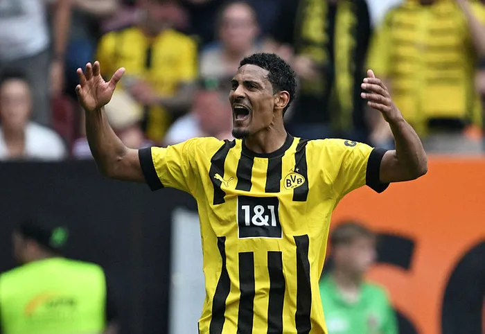 sebastien-haller-ile-borussia-dortmund-bambaska-1684922370229.jpg