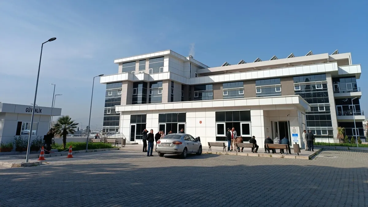 İzmir’de ‘tahliye’ dehşeti: Ev sahibi kiracısını öldürdü! İzmir’de ‘tahliye’ dehşeti: Ev sahibi kiracısını öldürdü!