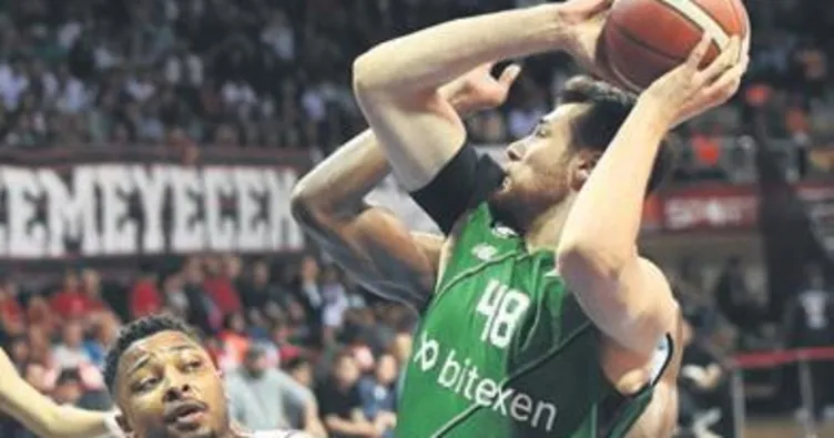 Darüşşafaka yarı final biletini kaptı
