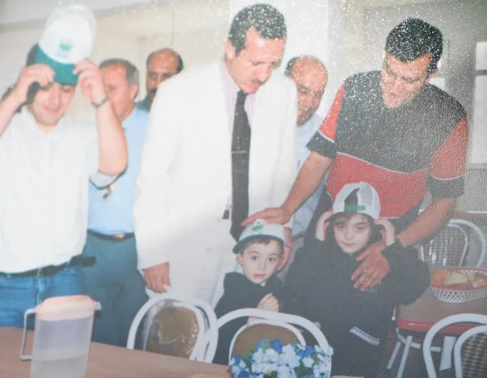 مفاجأة عاطفية للرئيس أردوغان في غيرسون منذ 21 عامًا! (فيديو) 2 مفاجأة عاطفية للرئيس أردوغان في غيرسون منذ 21 عامًا! (فيديو) 1