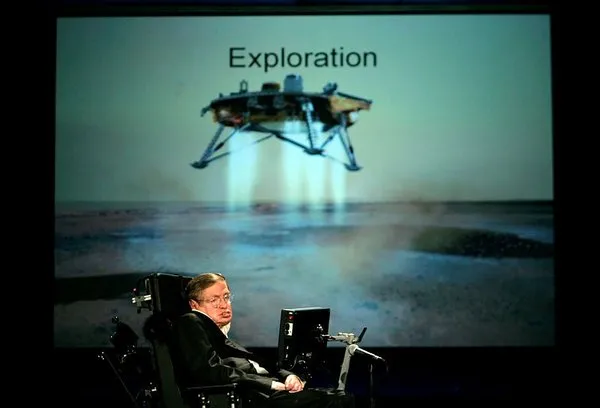 Stephen Hawking hayatını kaybetti