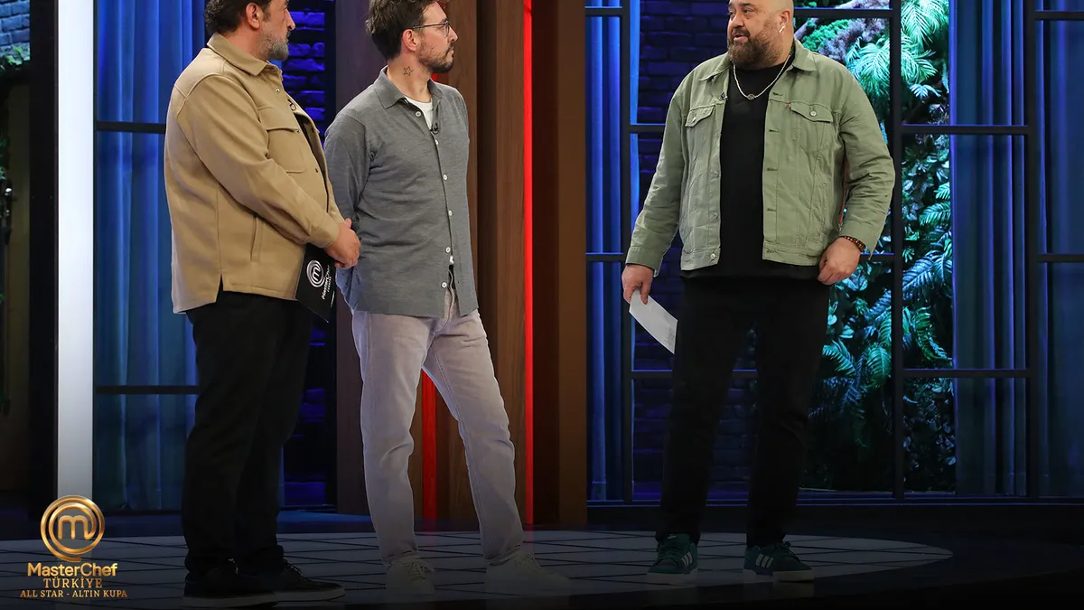 MasterChef Altın Kupa’da 3. dokunulmazlık oyunun galibi belli oldu! 18 Aralık 2025 MasterChef eleme adayı kim oldu? MasterChef Altın Kupa’da 3. dokunulmazlık oyunun galibi belli oldu! 18 Aralık 2025 MasterChef eleme adayı kim oldu?