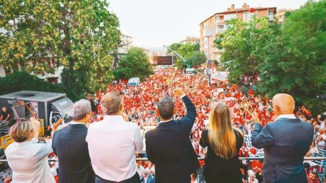 SON DAKİKA | Dilek İmamoğlu iddiaları sonrası CHP’de restleşmeler başladı! Özgür Özel’e zehir zemberek sözler
