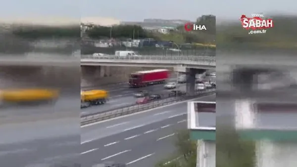 Osmangazi Köprüsü girişinde tır devrildi | Video