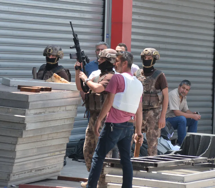 Bekçiyi rehin alan cezaevi firarisi, polis operasyona baÅlayınca intihar etti