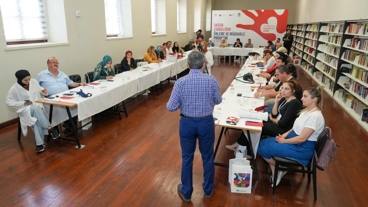 TÜRGEV’den akran zorbalığına karşı “akran nezaketi” modeli TÜRGEV’den akran zorbalığına karşı “akran nezaketi” modeli