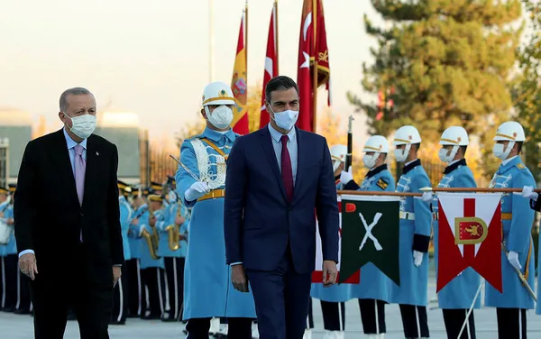 son-dakika-baskan-recep-tayyip-erdogandan-onemli-aciklamalar-1637162462752.jpg