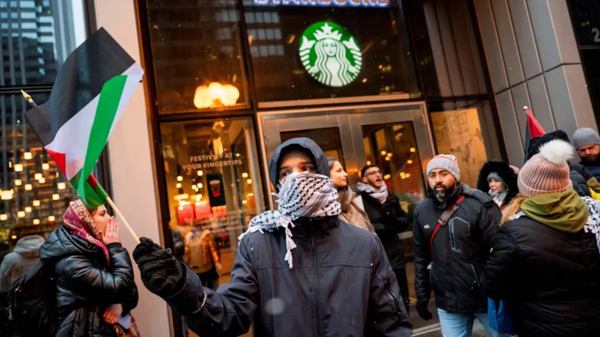 Boykot kapanışları hızlandırdı: Starbucks büyük şehirlerden çekiliyor! Boykot kapanışları hızlandırdı: Starbucks büyük şehirlerden çekiliyor!