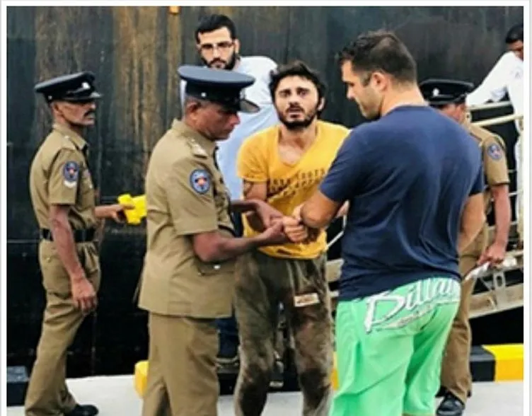 Hint okyanusundaki cinayette son dakika gelişme! Hint okyanusundaki yük gemisinin kaptanı Bora Ekşi cinayetinin detayları ortaya çıktı.