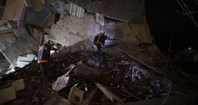 Son dakika! Ankara'da doğalgaz patlaması: Çok sayıda apartman sakini göçükten kurtarıldı