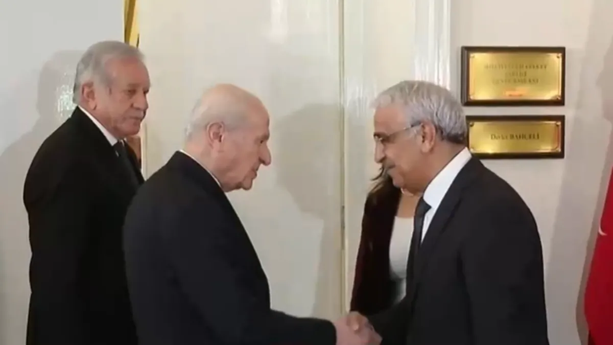 Son dakika | DEM Parti heyetinden MHP lideri Devlet Bahçeli’ye ziyaret Son dakika | DEM Parti heyetinden MHP lideri Devlet Bahçeli’ye ziyaret