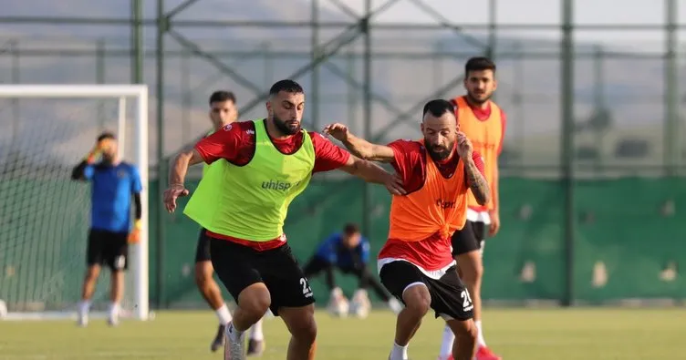 Aytemiz Alanyaspor kampta çift idmanla başladı