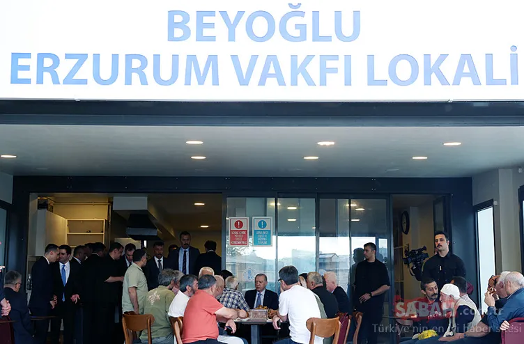 Başkan Erdoğan’dan sürpriz ziyaret: Vatandaşlarla bir araya geldi, sohbet etti