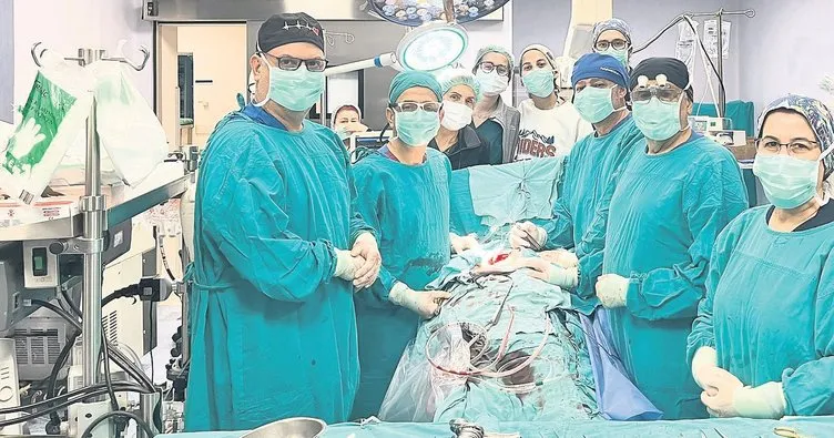 Akdeniz Üniversitesi Hastanesi’nde mucize... Aynı gün iki kalp nakli birden