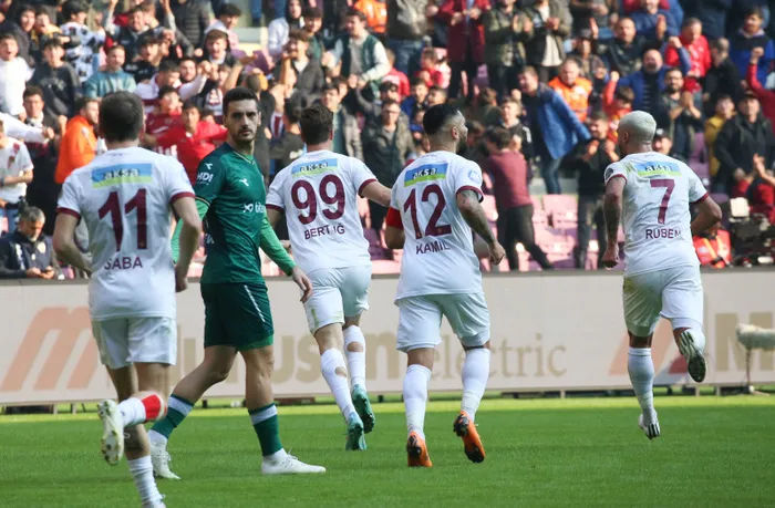 hatayspor-ile-giresunspor-1-1-berabere-kaldi-1671887017237.jpg