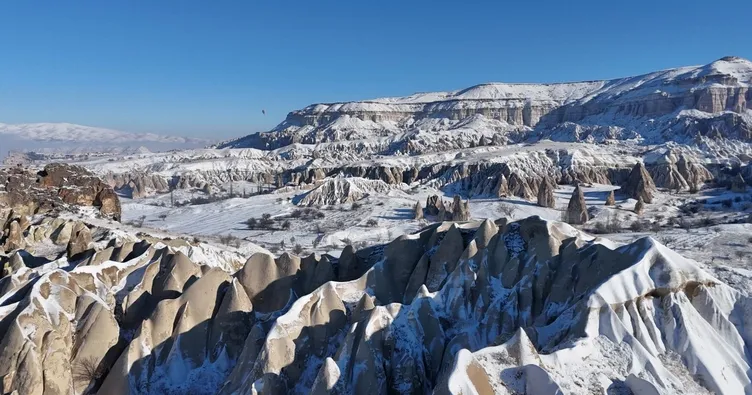 Yurtta kar yağışı etkisini sürdürüyor: Kartpostallık manzaralar oluştu...