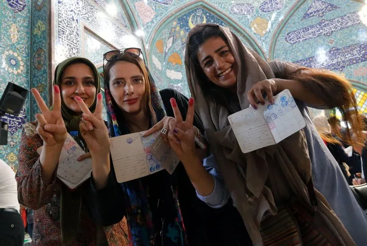 İran’da seçimin galibi Ruhani oldu