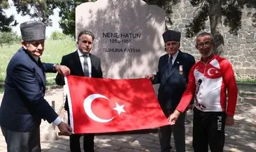 Şehitler için gazeteci Hasan Tahsin'in mezarından Nene Hatun'un kabrine kadar pedal çevirdi #erzurum