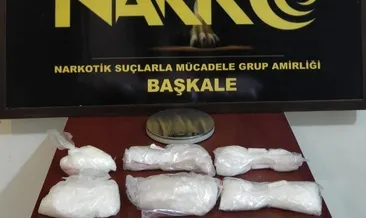 Davlumbaza uyuşturucu saklamışlar