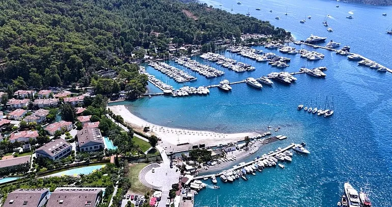 Halk plajları yazın gözdesi oldu