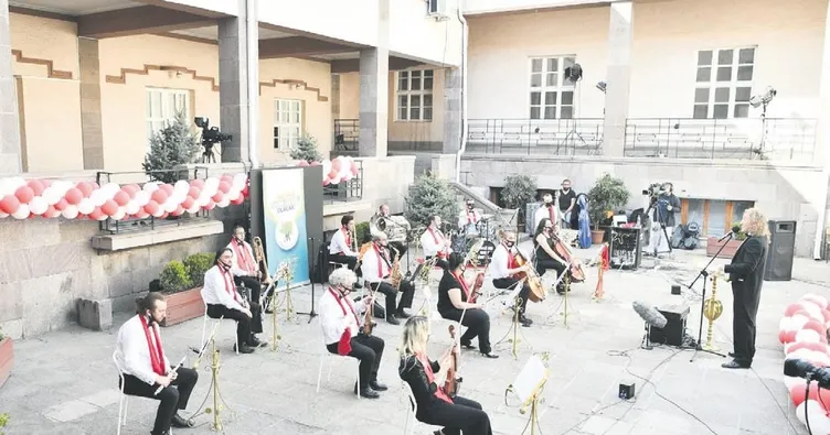 Sağlık çalışanları için moral konseri