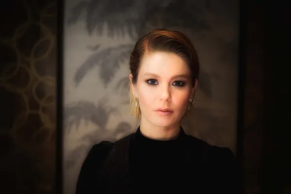 Burcu Biricik bu kez içindeki karanlığı keşfedecek