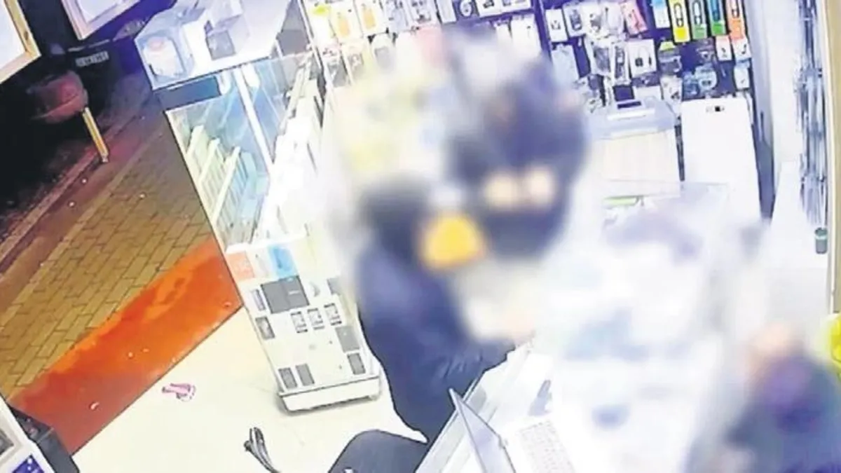 Bomba hazırlayıp hasmına kargoladı