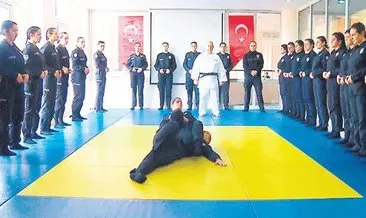 Polis adayları judo eğitimi alıyor