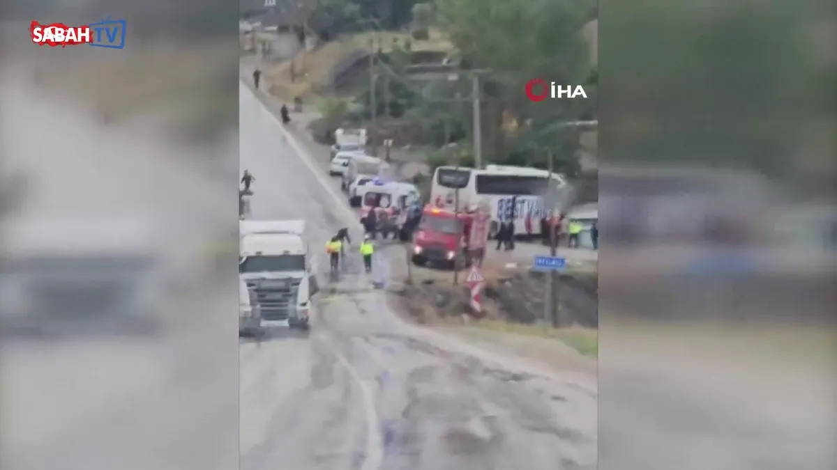 Şırnak'ta otobüs ile tır çarpıştı: 15 yaralı | Video