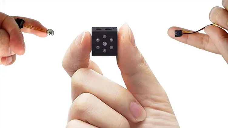 Adliyede sapık var! Kadınlar tuvaletine gizli kamera koyup herkesi izlemiş!