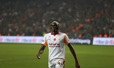 Victor Osimhen, İstanbul’a döndü! Sakatlık sorusuna yanıt...