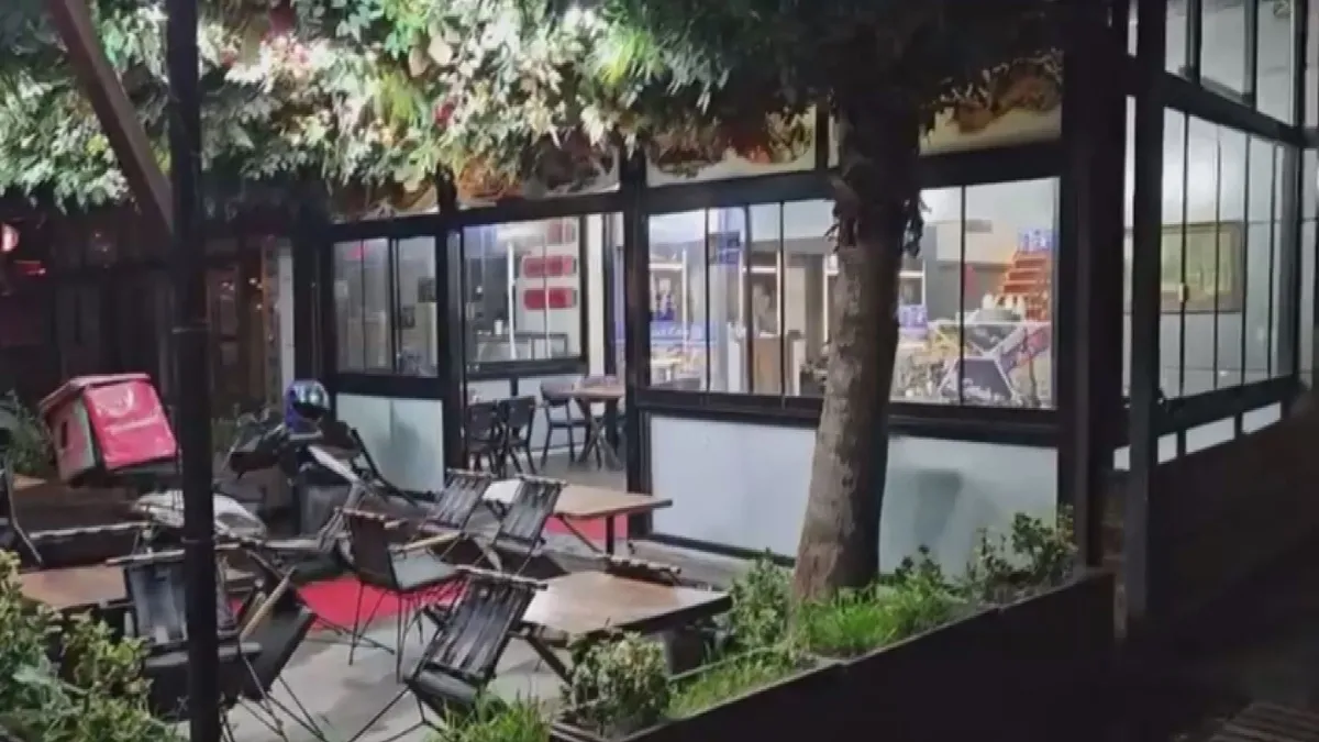 Küçükçekmece’de kebap dükkanında panik: Bir hafta arayla iki silahlı saldırı! Küçükçekmece’de kebap dükkanında panik: Bir hafta arayla iki silahlı saldırı!