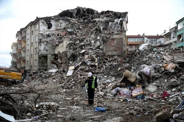 Elazığ depremi kaç büyüklüğünde ve ne zaman oldu, kaç saniye sürdü, depremde  kaç kişi öldü? İşte 2020 Elazığ depreminin bilançosu - Galeri - Yaşam