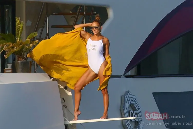 Jennifer Lopez �Günaydın� pozu ile sosyal medyayı salladı! Jennifer