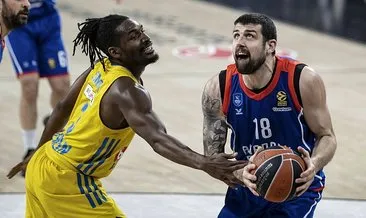 Anadolu Efes, EuroLeague’de play-off’a kalmayı garantiledi