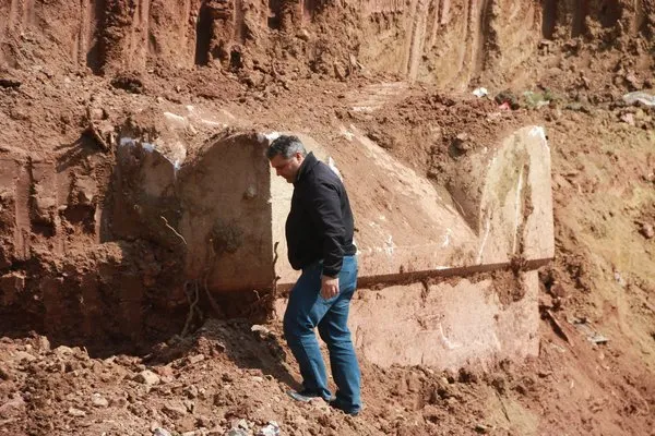 İnşaat kazısında Roma dönemine ait mezarlar çıktı