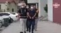 Kumarhaneyi basıp paraya el koyan polisin elini ısırdı | Video