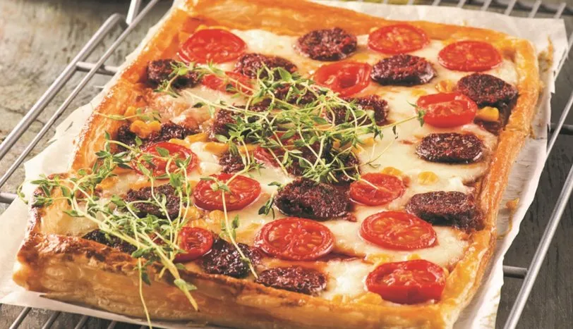 Milföy Pizza Tarifi Tarifi BöreklerÇörekler ve Poğaçalar Sofra