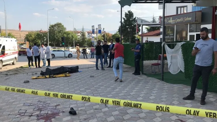 Ambulanstaki yaralıyı, tekrar vurup öldürdüler! Gözü dönmüş saldırganlar sağlık ekiplerinin gözü önünde dehşet saçtı