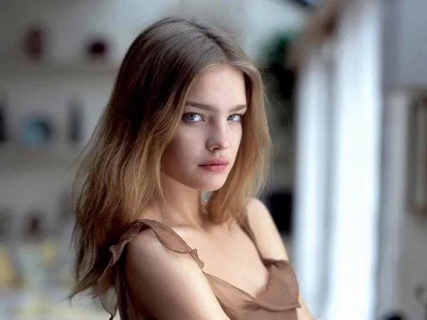 Rus süper model kendi kripto para birimini çıkardı