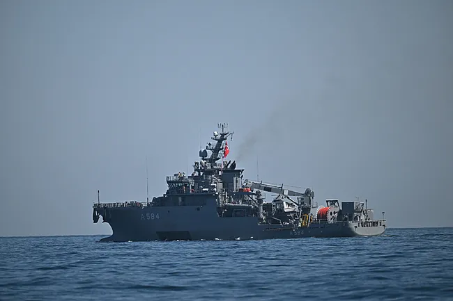 son-dakika-marmara-denizinde-gemi-faciasi-tugberk-imamoglu-gemisinin-yeri-tespit-edildi-10-murettebat-araniyor-1788945781558.jpeg