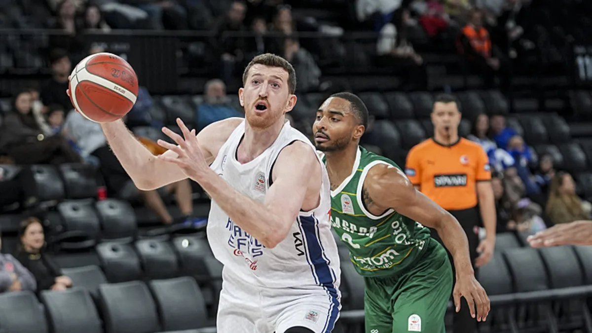 Anadolu Efes, evinde Bursaspor mağlup etti Anadolu Efes, evinde Bursaspor mağlup etti