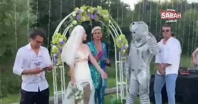 Ünlü şarkıcı Aleyna Tilki robotla evlendi! İşte sosyal medyaya damga vuran o görüntüler | Video