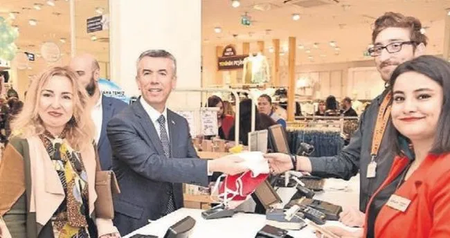 Kanserli Cocuklar Icin El Ele Verdiler Egeli Sabah Haberleri