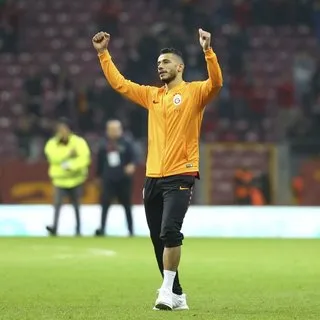 Mbaye Diagne ile Younes Belhanda arasıdna penaltı tartışması