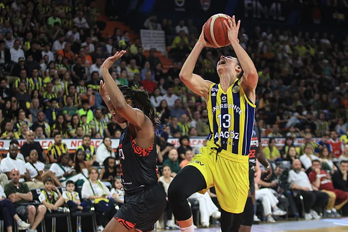 son-dakika-haberi-fenerbahce-alagoz-avrupa-sampiyonu-kanarya-ust-uste-ikinci-kez-en-buyuk-oldu-1713118589603.jpeg