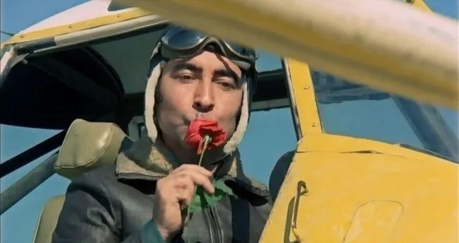 Gulen Gozler Filmi Konusu Nedir Oyunculari Kimler Gulen Gozler Filmi Nerede Cekildi