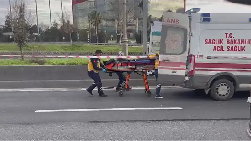 Bağcılar’da feci kaza: Önce otomobil ardından cip çarptı, hayatını kaybetti! Bağcılar’da feci kaza: Önce otomobil ardından cip çarptı, hayatını kaybetti!