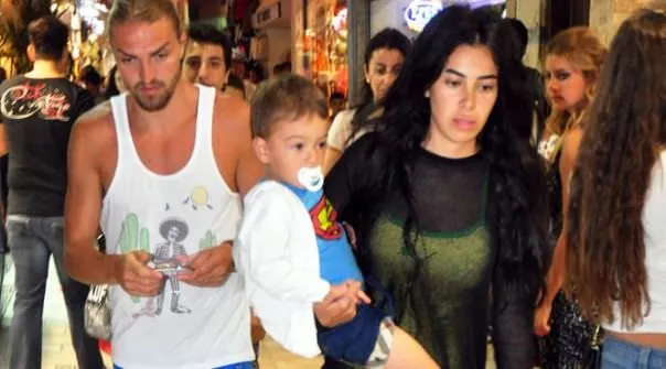 Caner Erkin'den Asena Atalay ile ilgili görsel sonucu