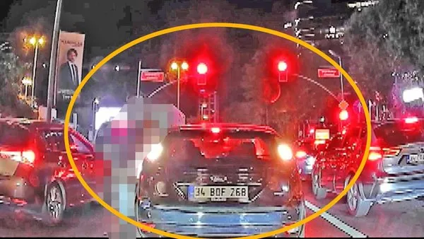 Son dakika haberi: İstanbul'da utanç verici skandal olay! Trafikte otomobilin camına yaklaşarak... | Video